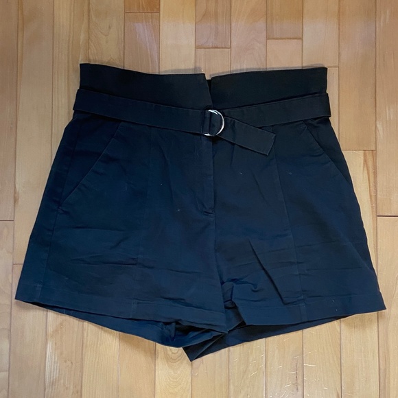 Dynamite Paperbag Shorts size Medium - Picture 4 of 9